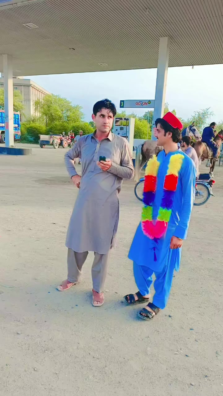 @Zeeshu💫