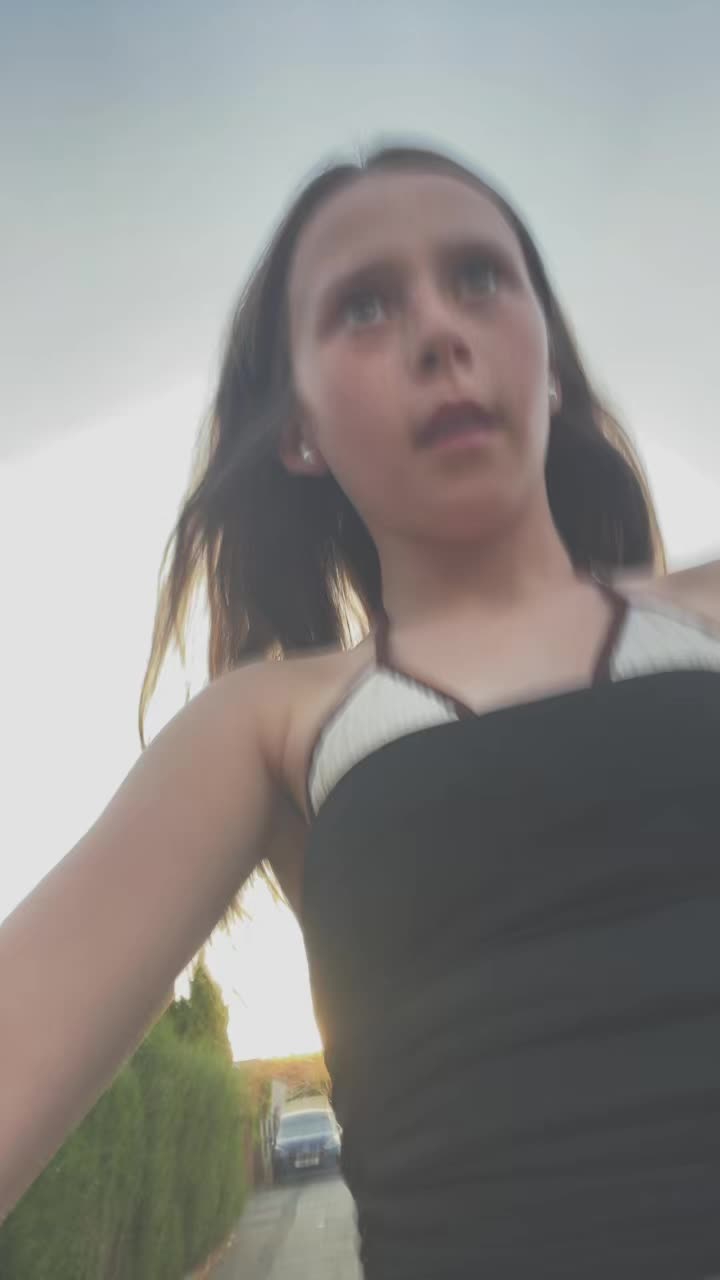 @𝓐𝓿𝓪🖤