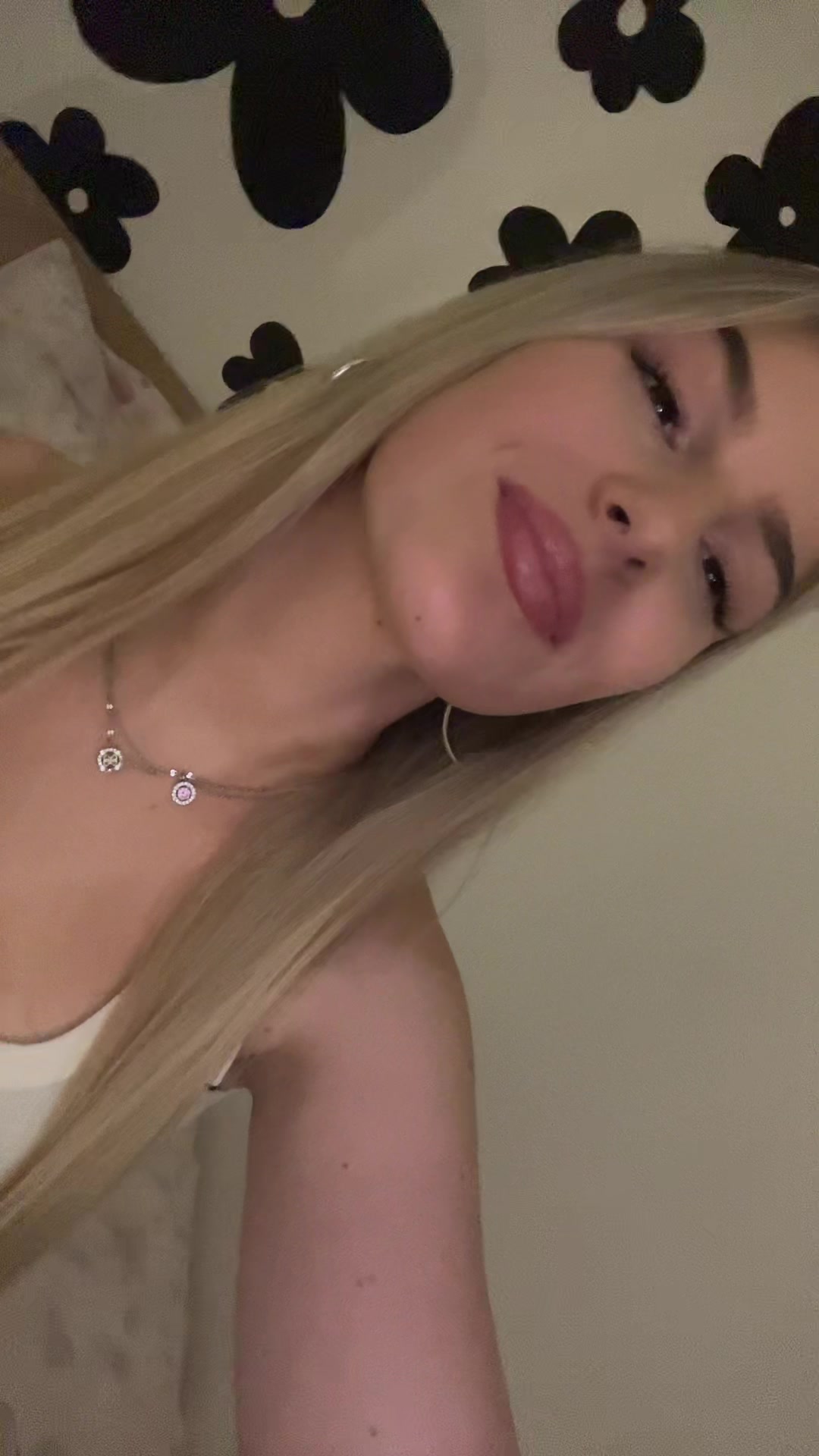 @V!T4