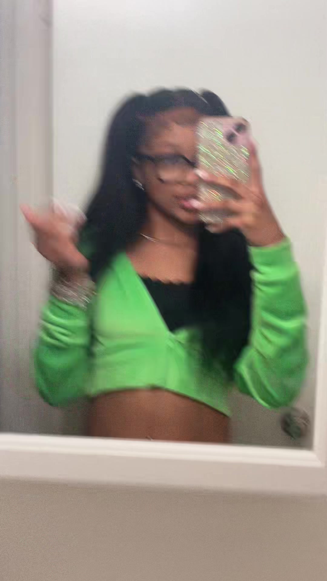 @_ms.h0lly_wood