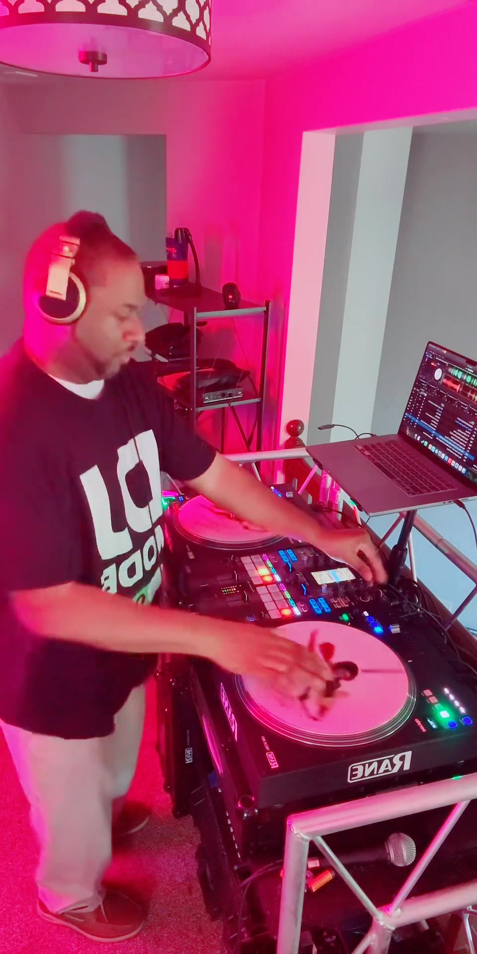 @DJ SMITTY (HBG)