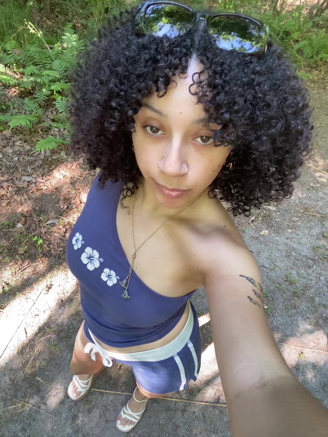 @🌓