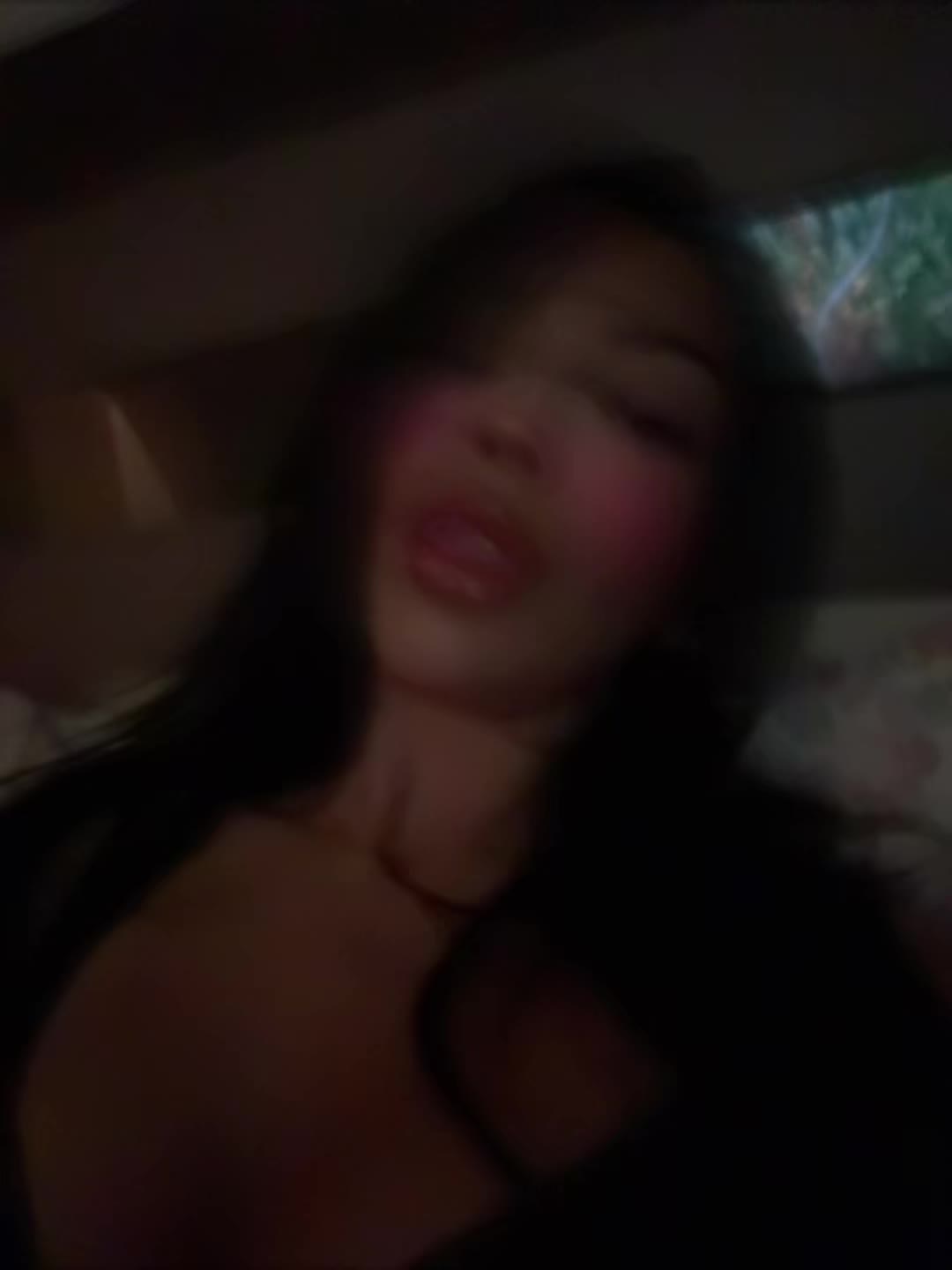 @Mel K