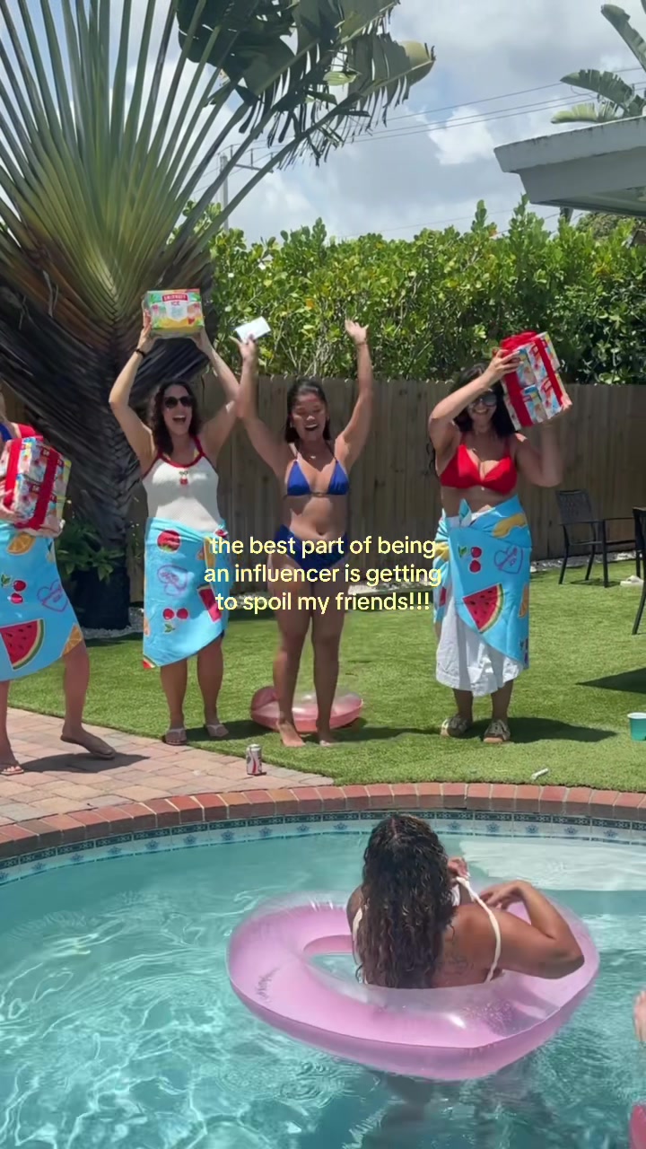 @alysilverio