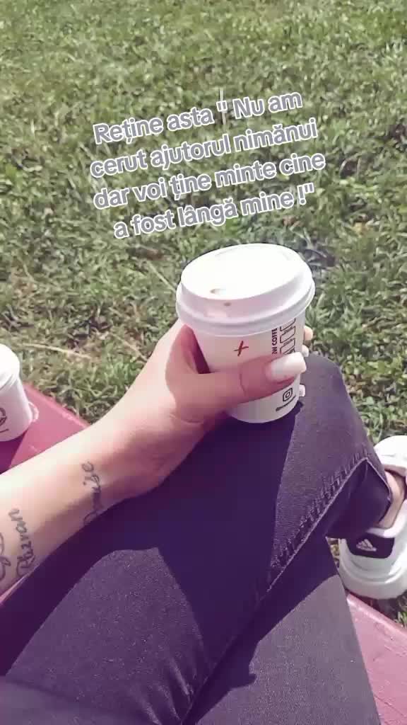 @♡Lavi🥀