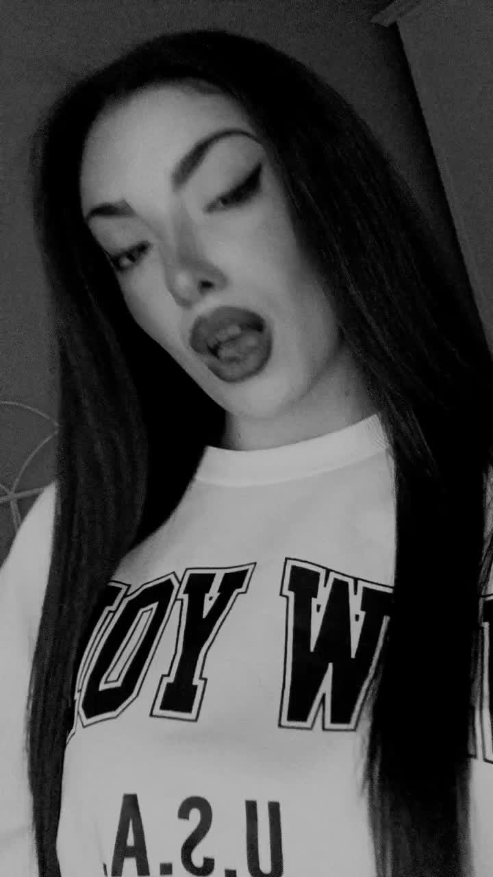 @Katia🖤