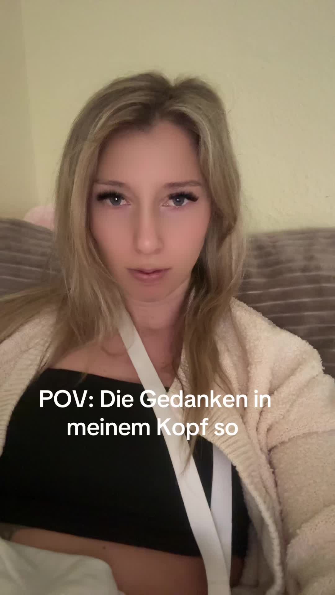 @Elli
