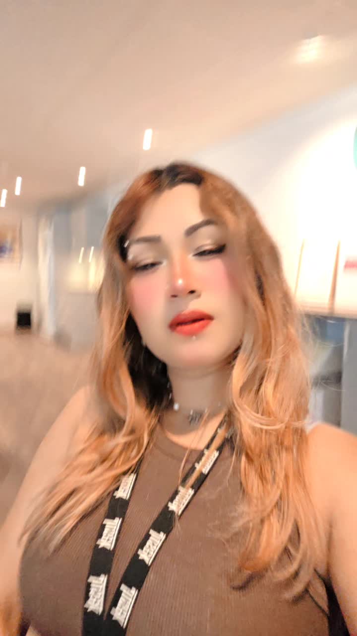 @Tasnia/Tasu🇸🇪