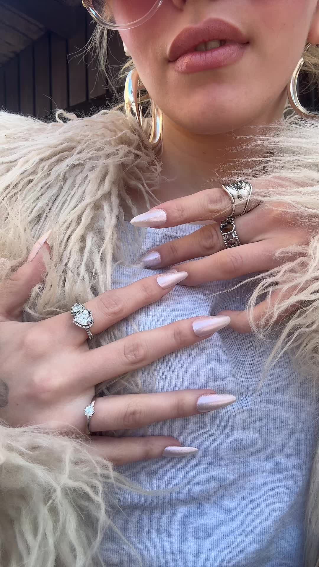 @𝓛𝓾𝓶𝓲-𝓗𝓮𝓵𝓶𝓲