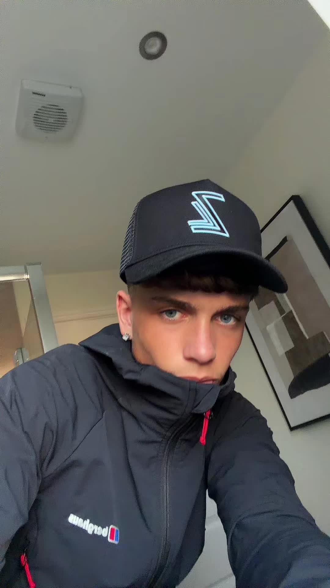 @dannymil_