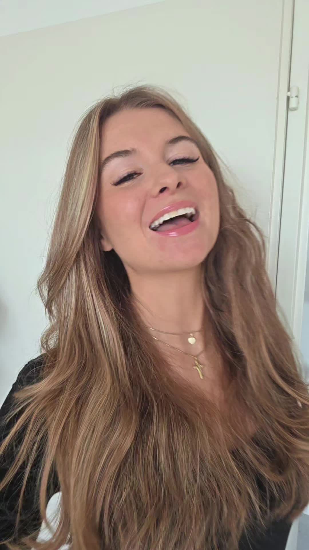 @CorinaBrx