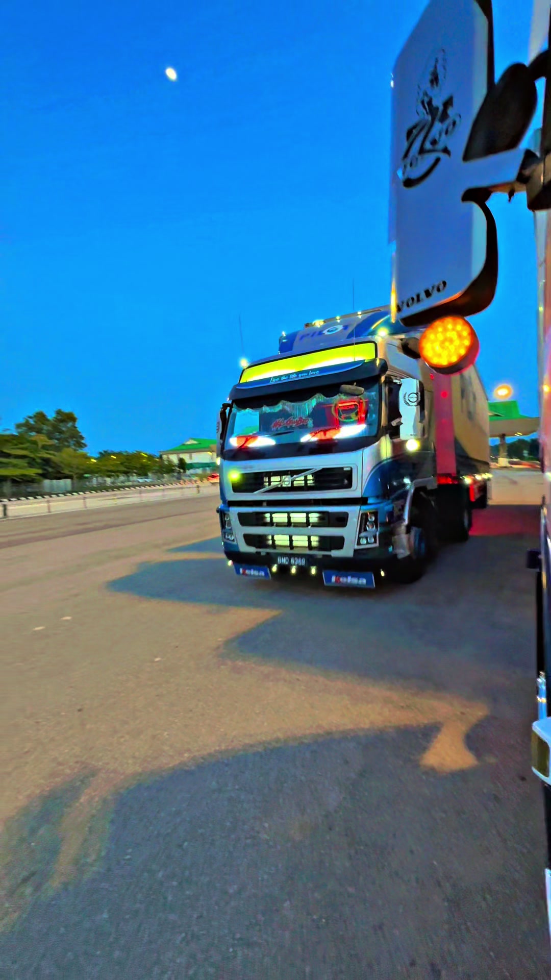 @Macha Truckers