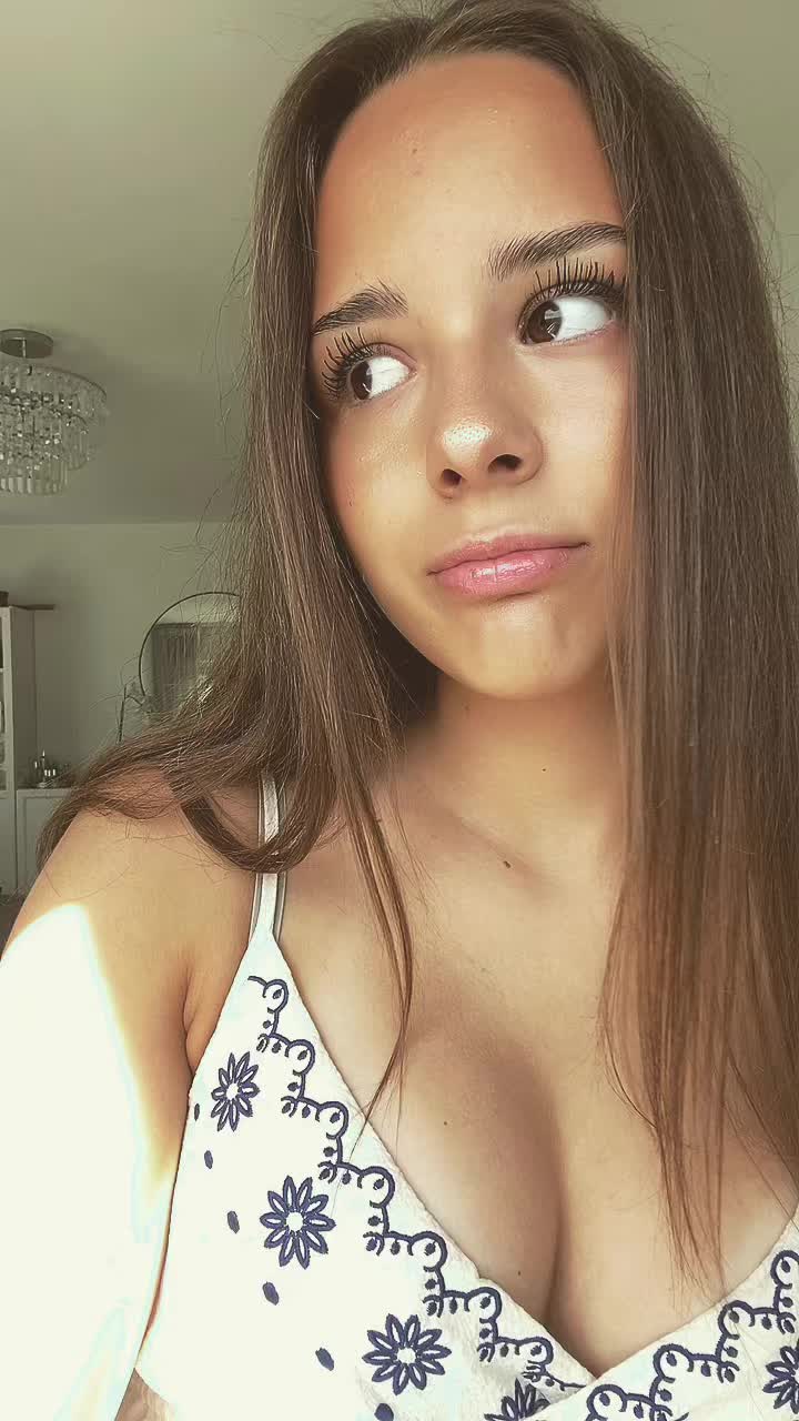 @𝐿𝑒𝑜𝓃𝒶💗