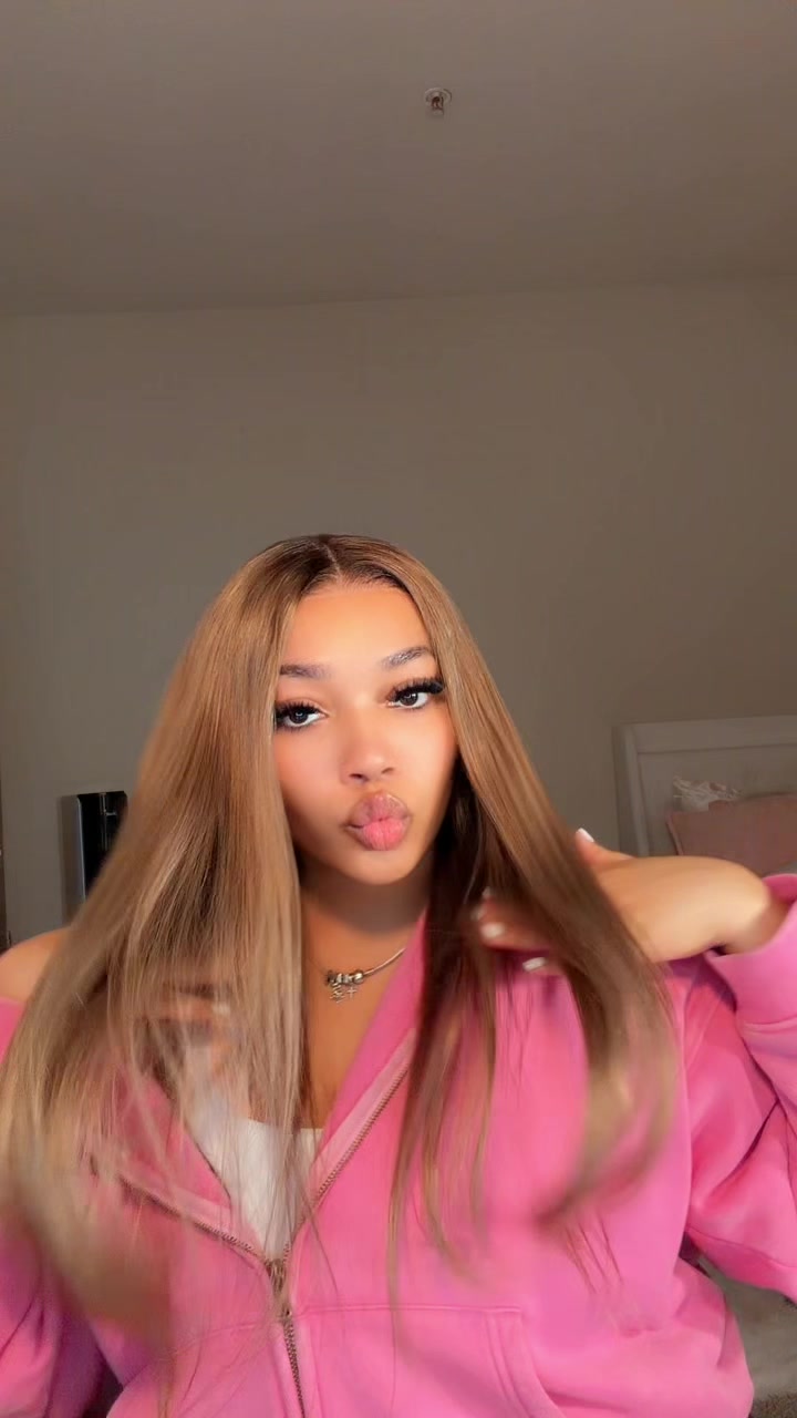 @monique