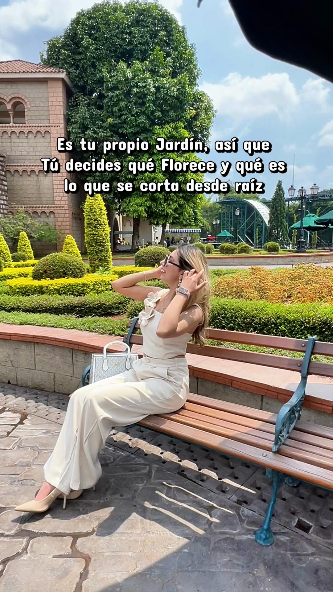 @LarisMaz