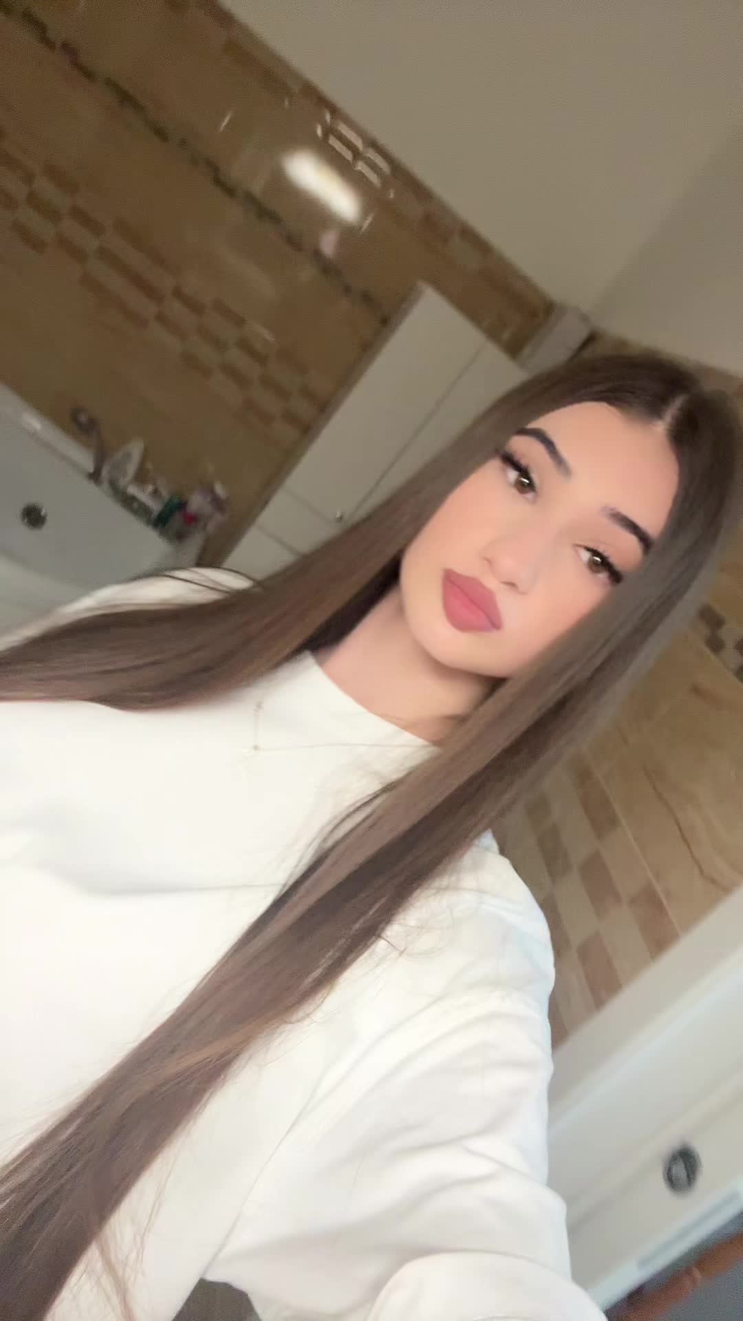 @Ianira