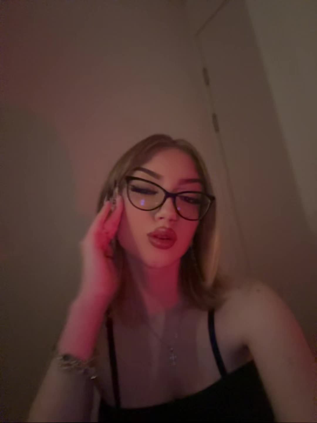 @🖤