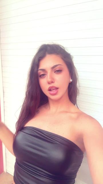 @_.ariiadnaa12