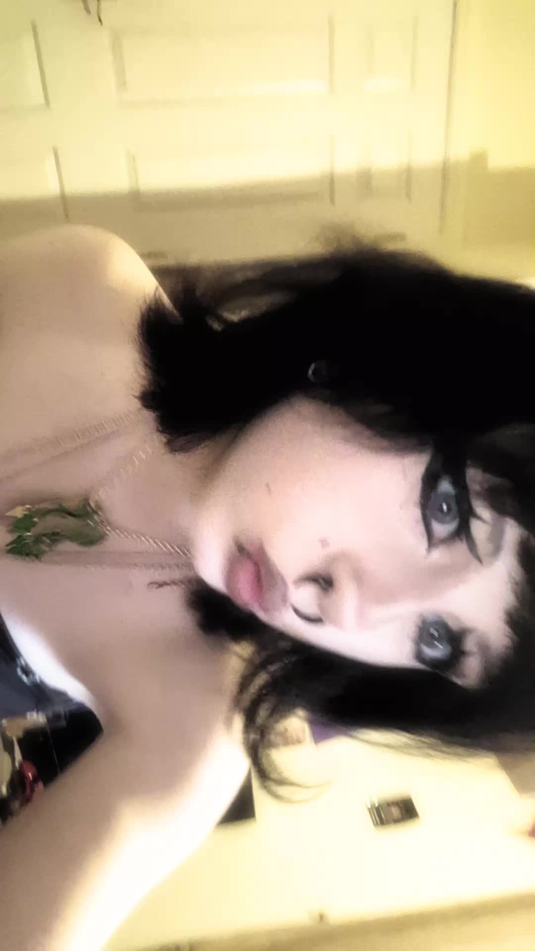 @Nevaeh..🥀