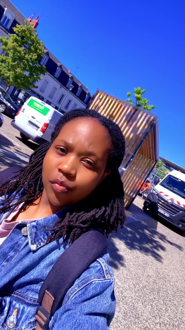 @launa🇿🇼🇫🇷