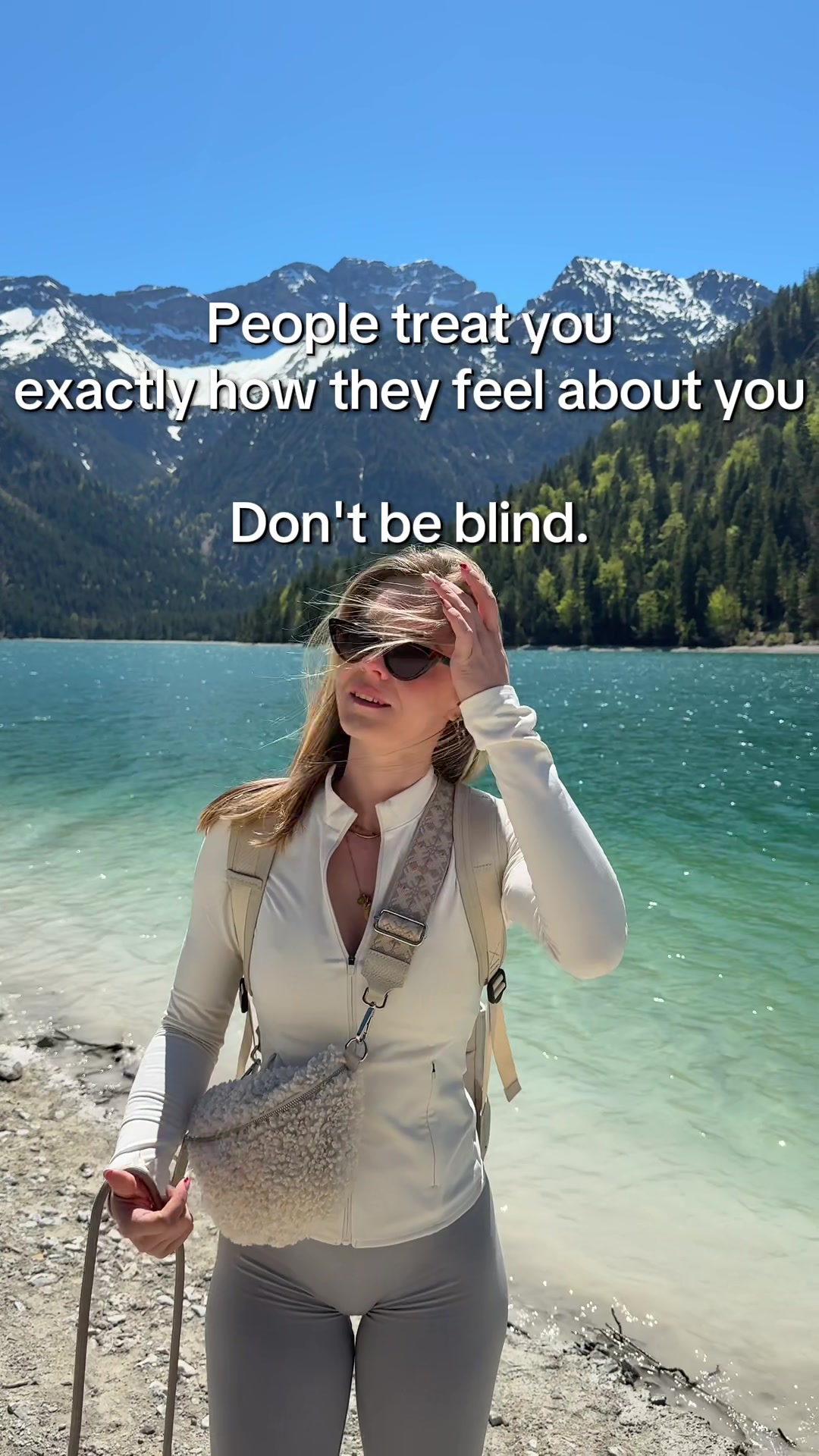 @larasophie___