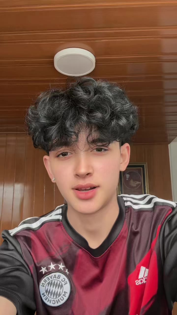 @🧑🏻&zwj;🦱