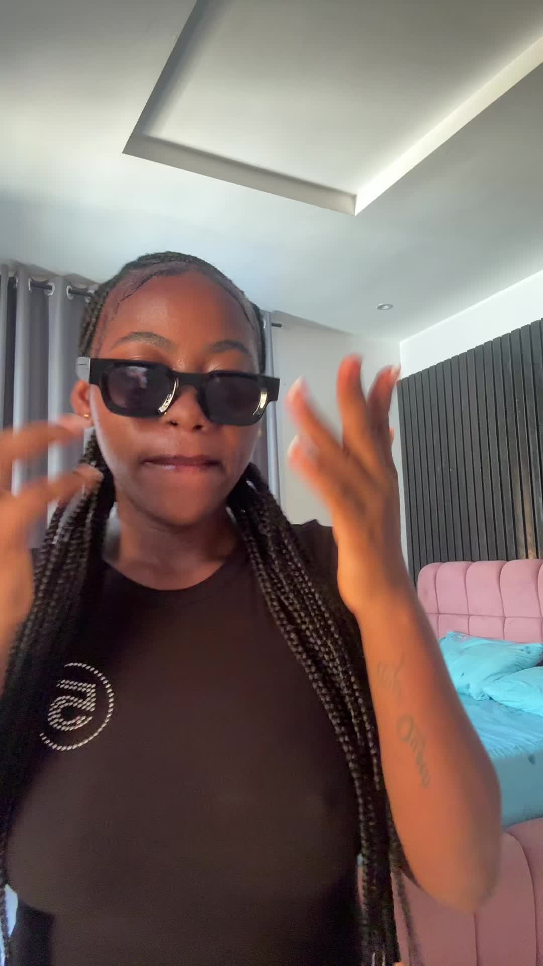 @GEE QUEEN