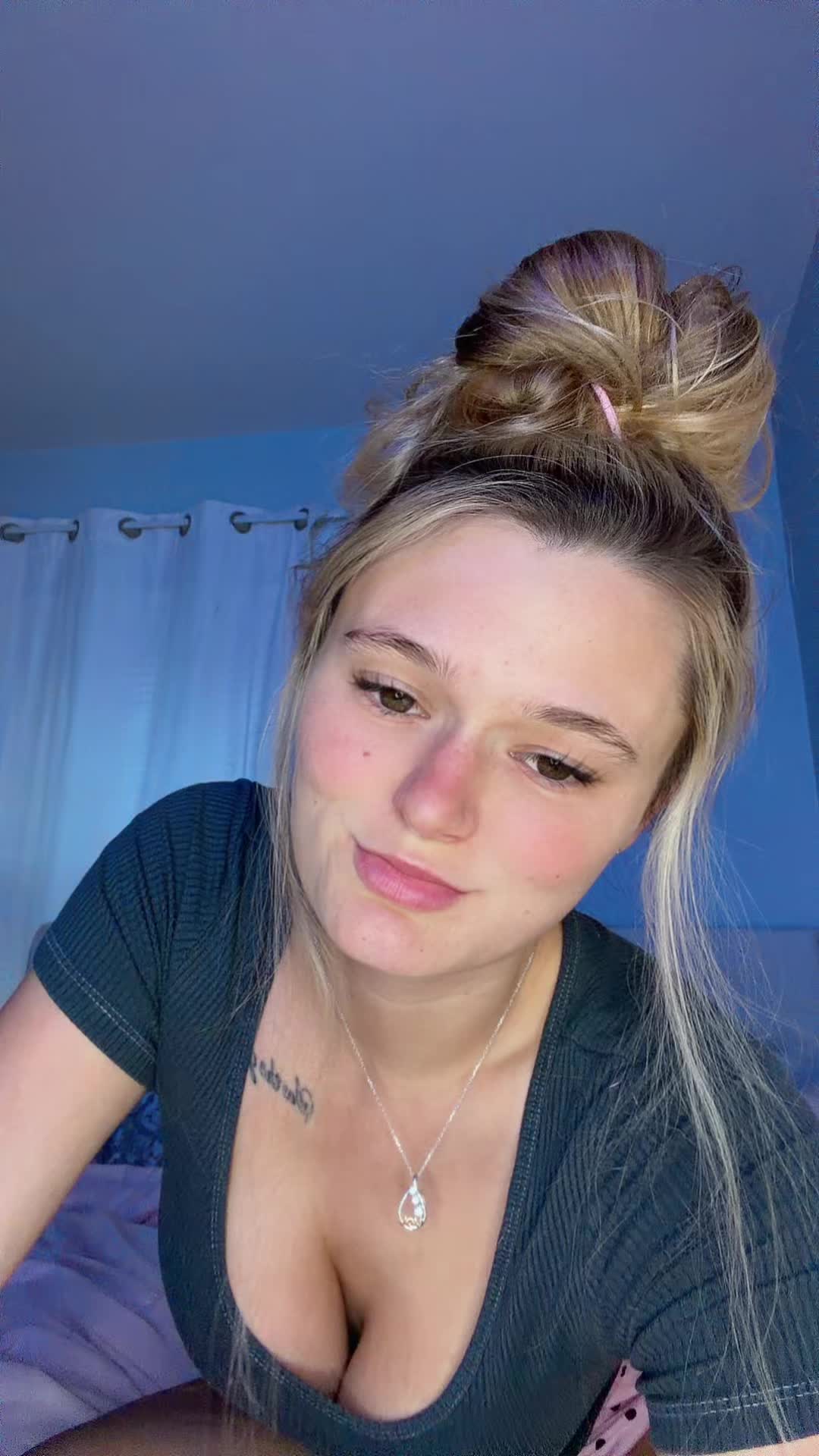 @thehaleybae0
