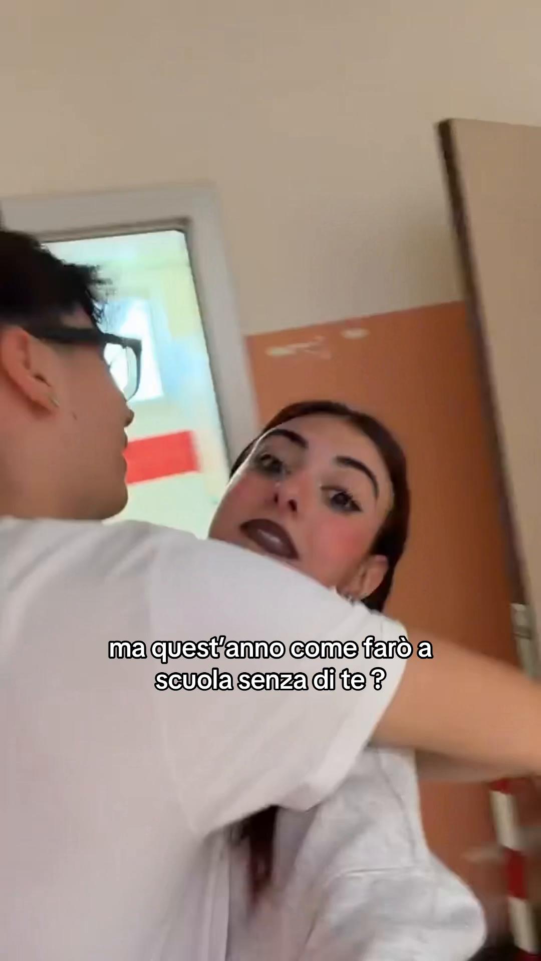 @_annarella___