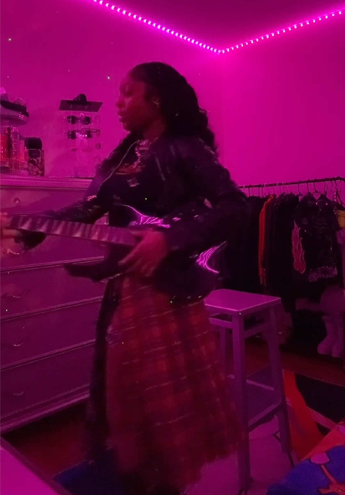 @Rockstar Kira👩🏼&zwj;🎤.