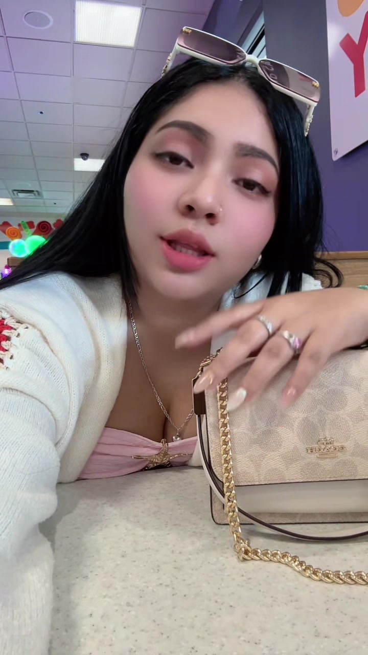 @Izayana flores♥️