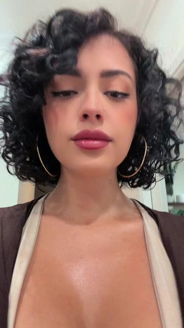 @Malu Trevejo