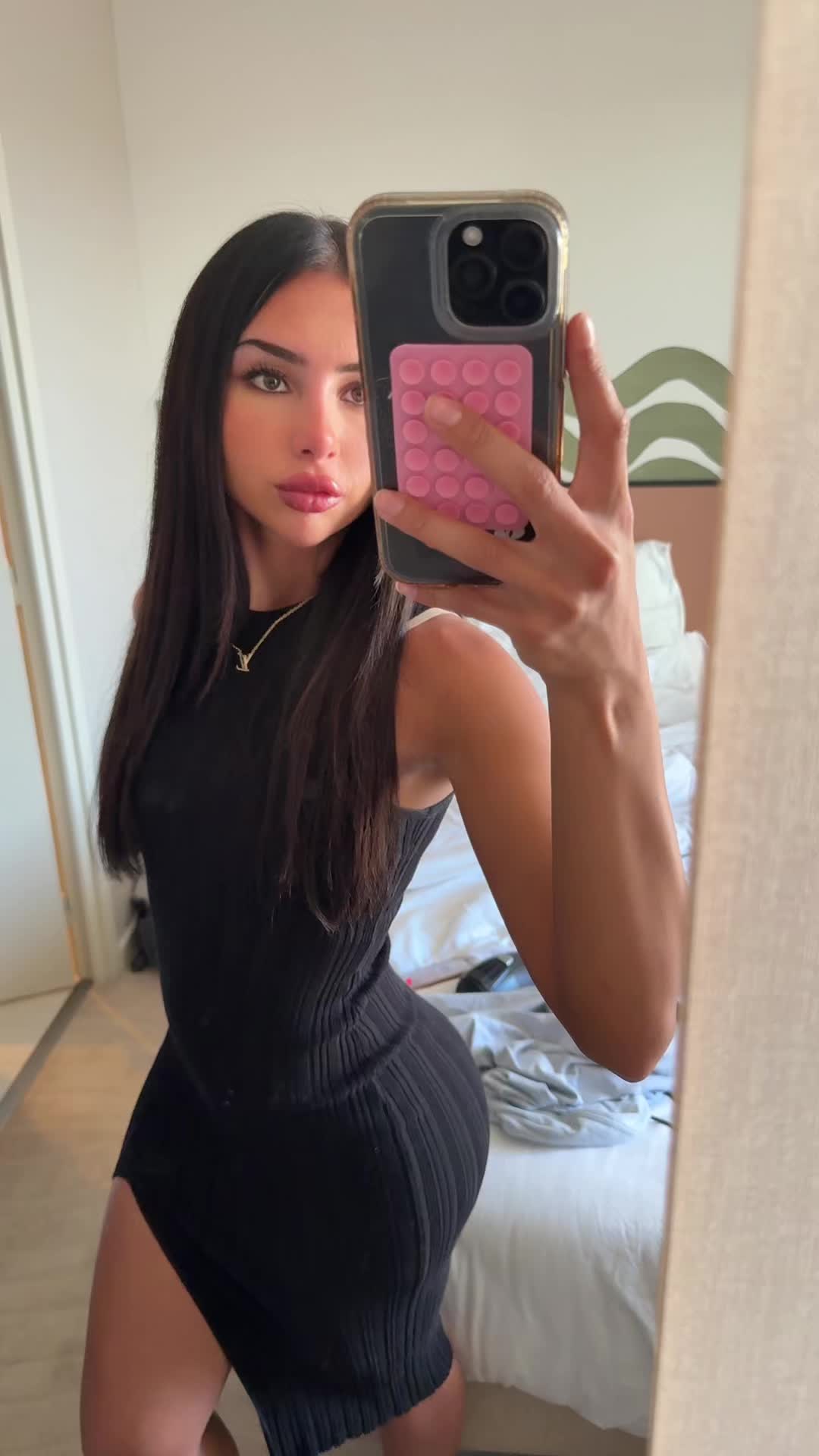 @bella