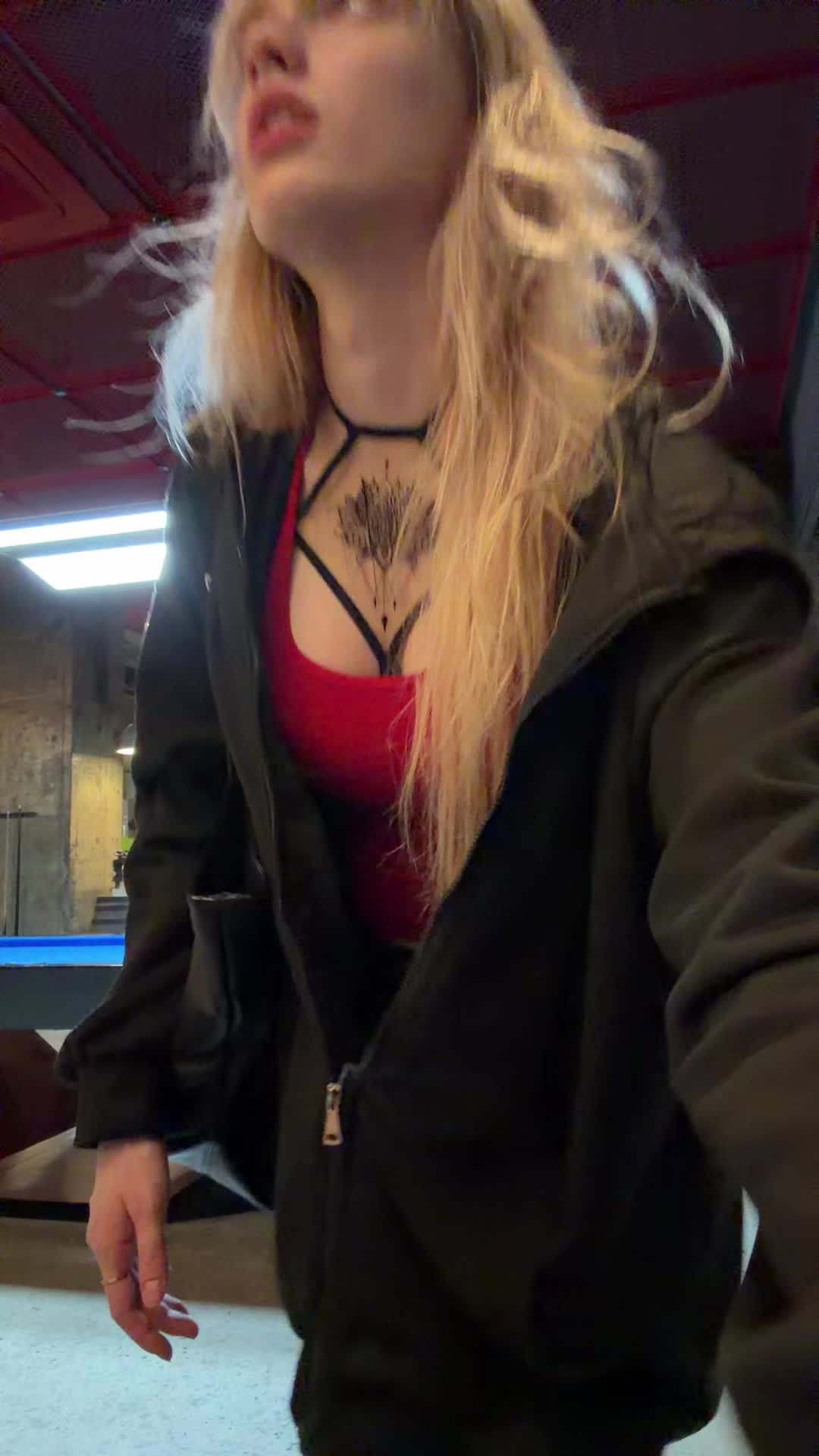 @MarisaLeona_