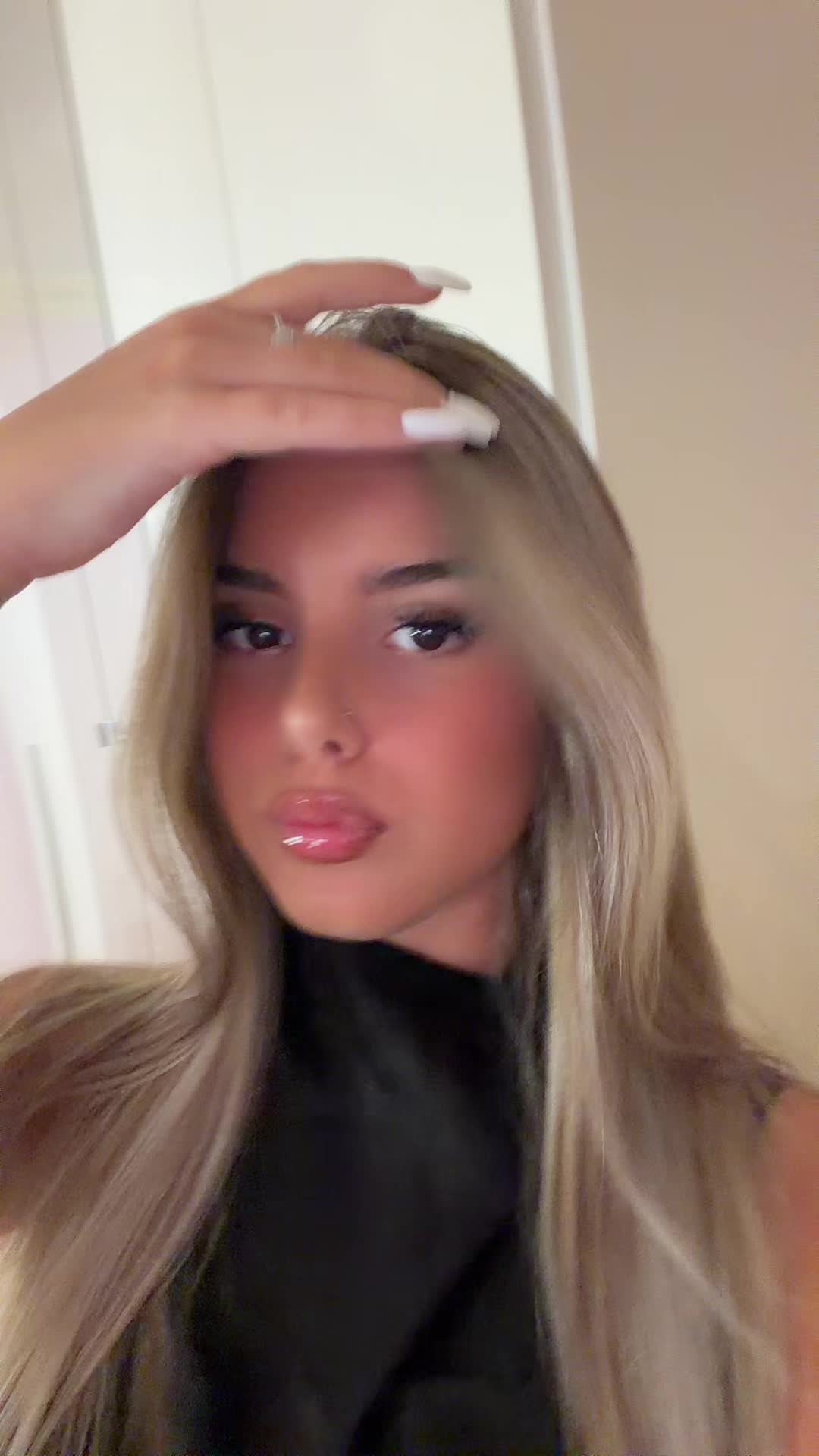 @𝟷𝟿