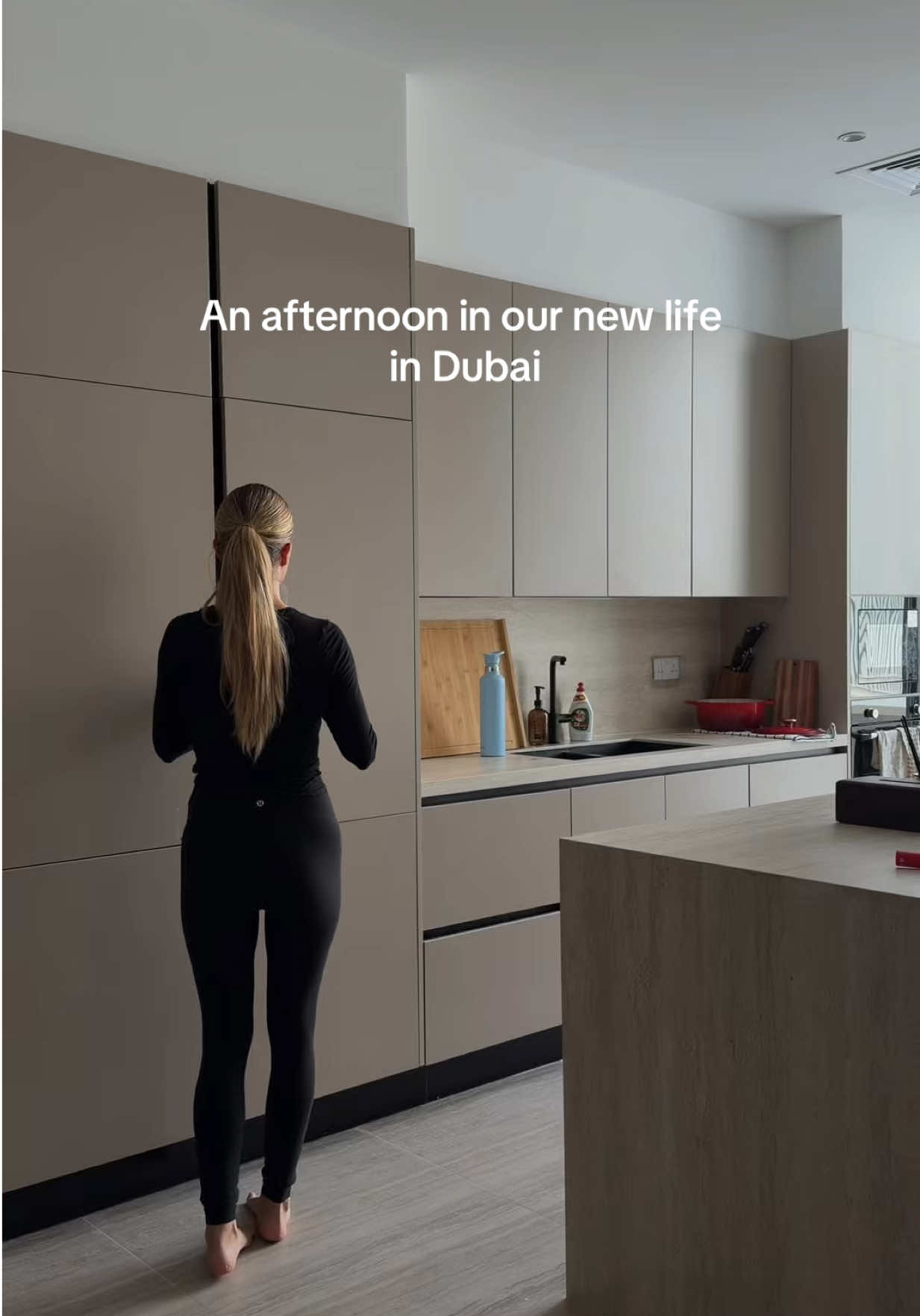 @Nea | Mom in Dubai