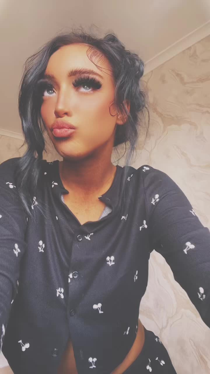@Sophie. XOXO 💋
