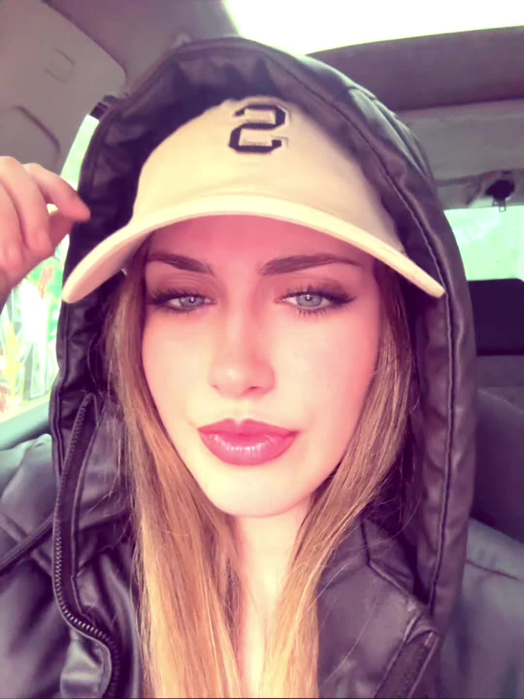 @𝑨𝒃𝒓𝒊𝒍 𝑪𝒂𝒔𝒕𝒊𝒍𝒍𝒐💎