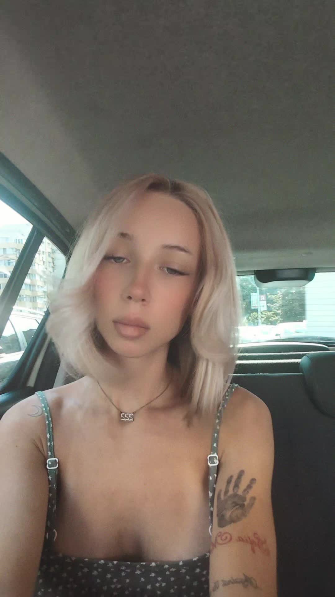 @Sonyaxox