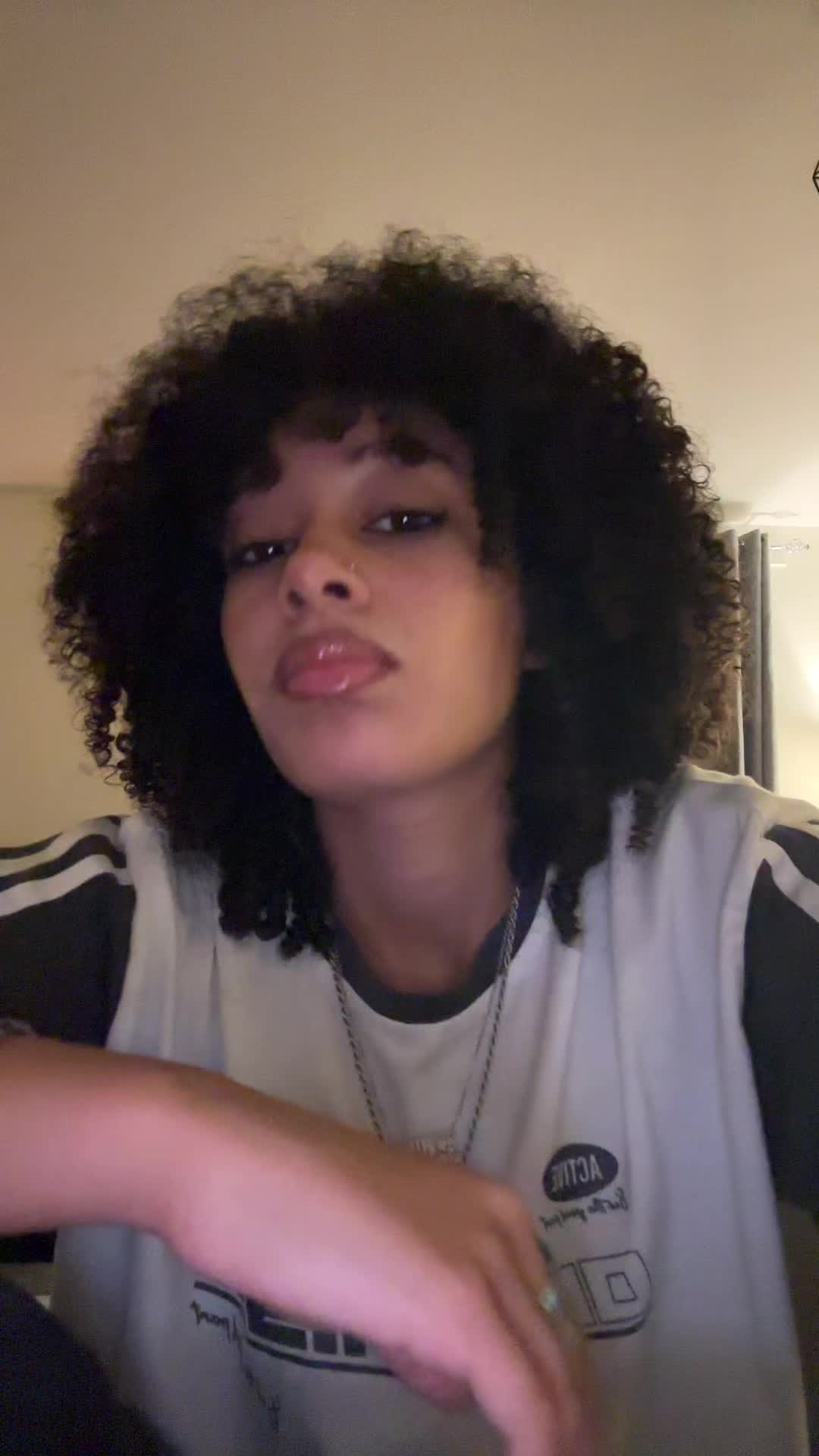 @roxannee