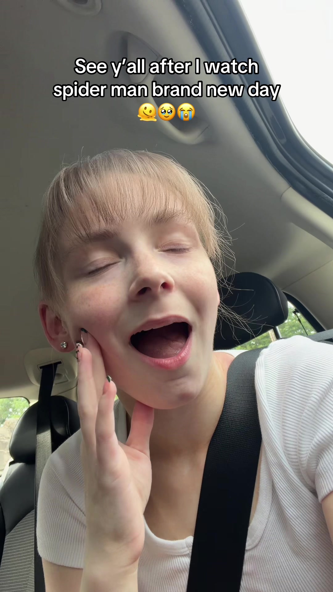 @Ellie Reads & Reacts ๐