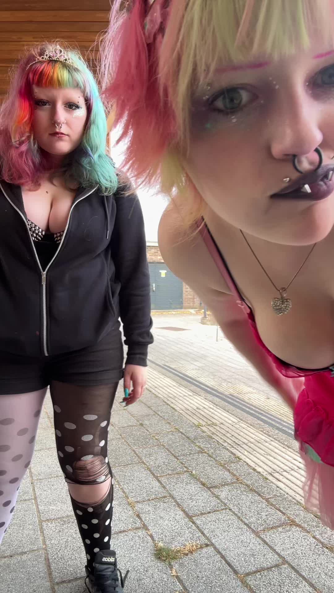 @jade:)🦄🧚♀️🧜♀️