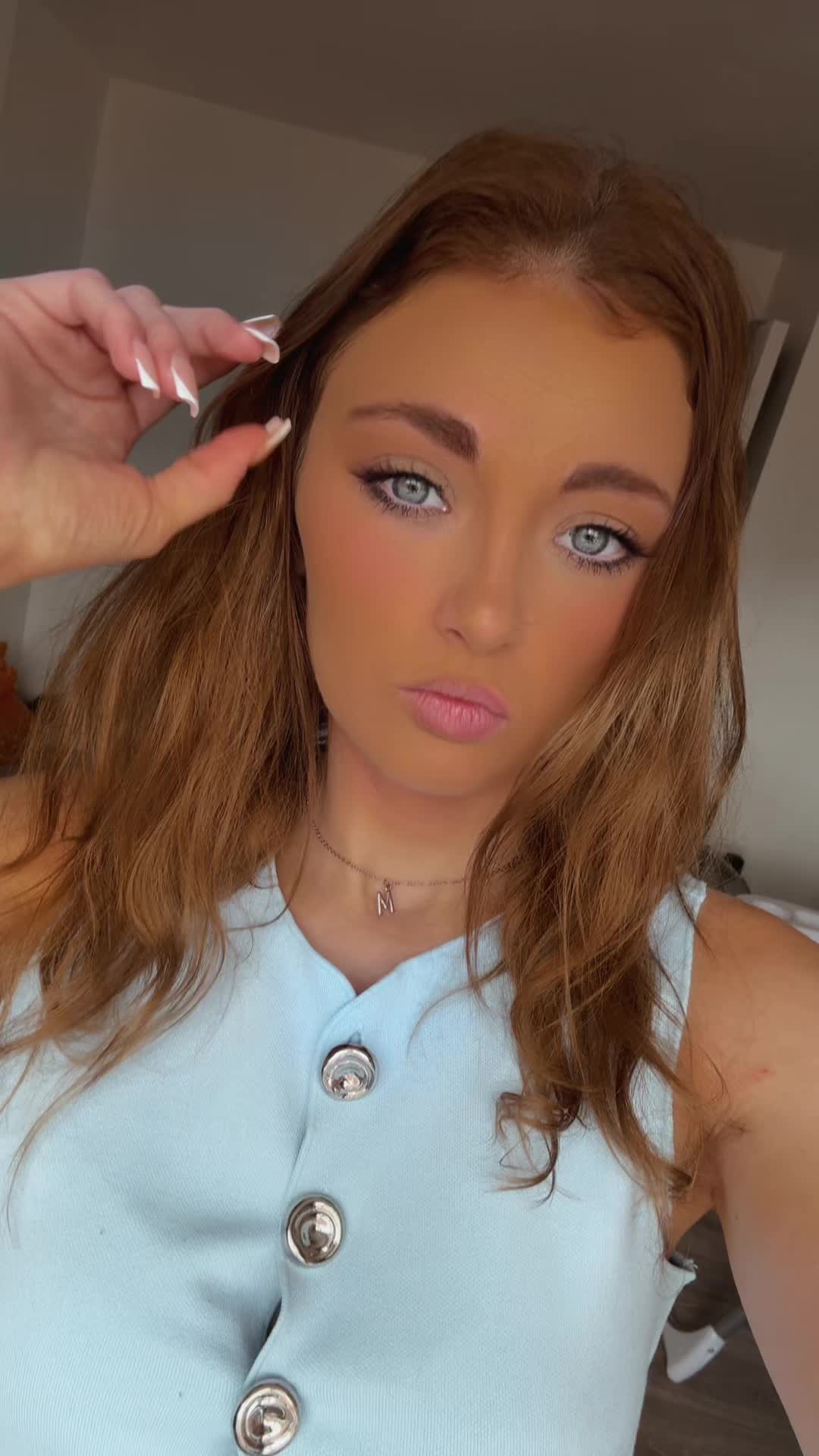 @chloe J