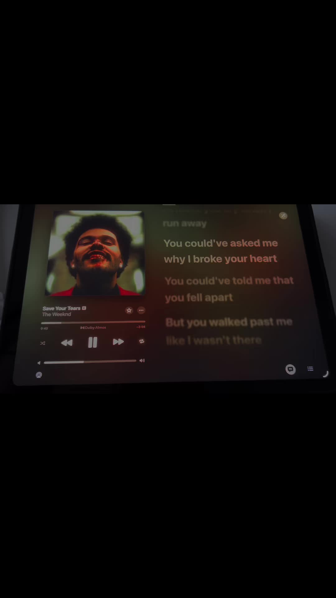 @🎧