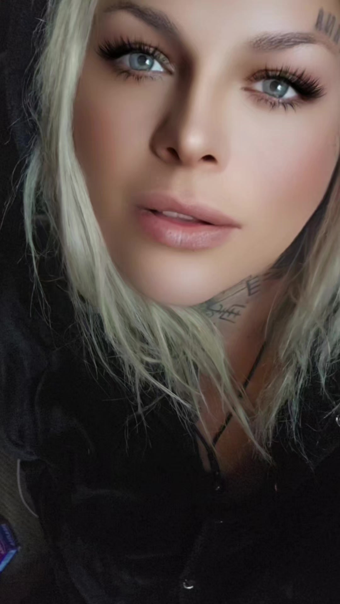 @LiLFoXy ๐ฆ