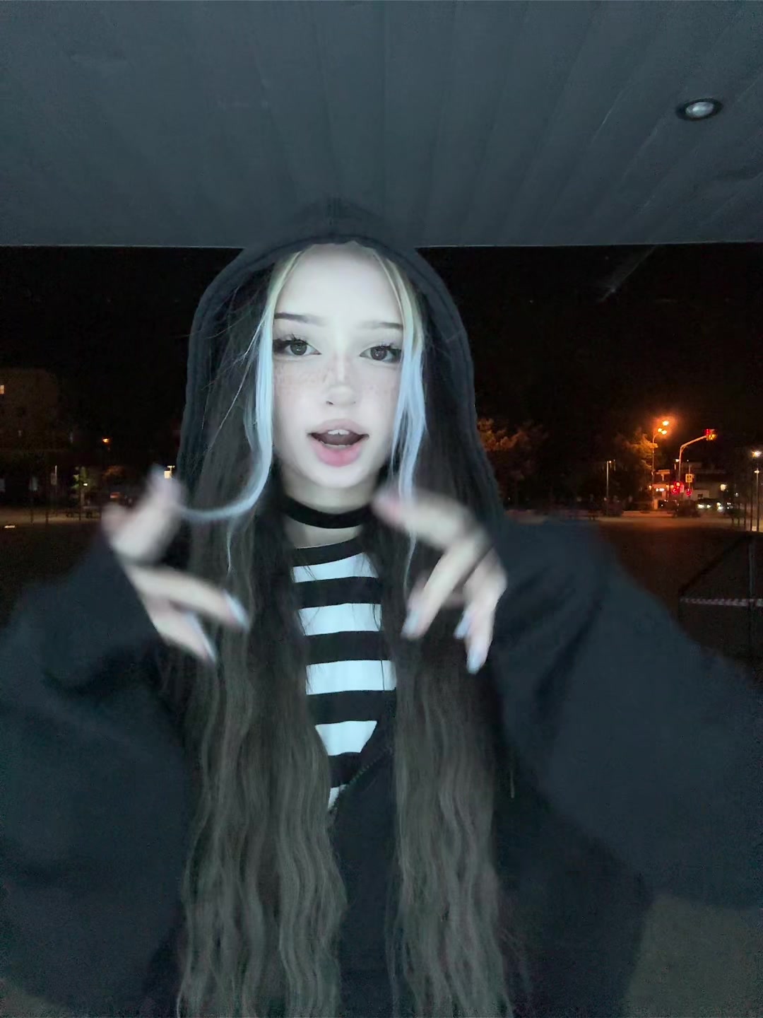 @Пчела