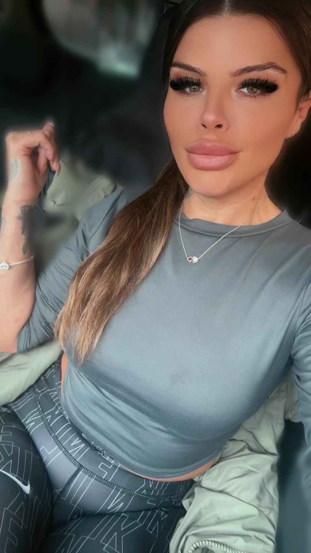 @Jessii 👑🤍💫✨