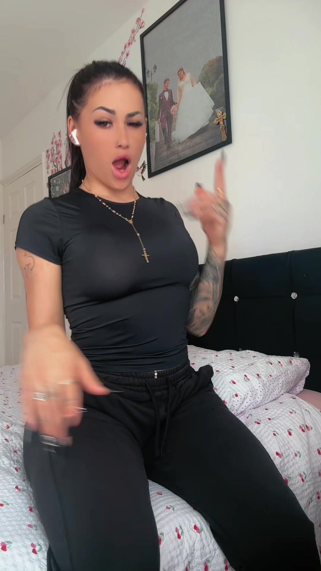 @🖤Valentina 🦂