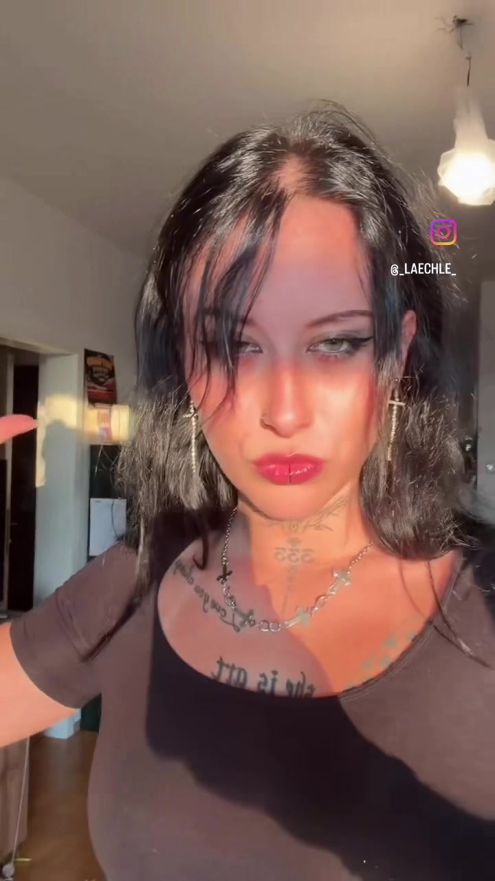 @🥀🕸️🩸she is art🦋⛓️🌱