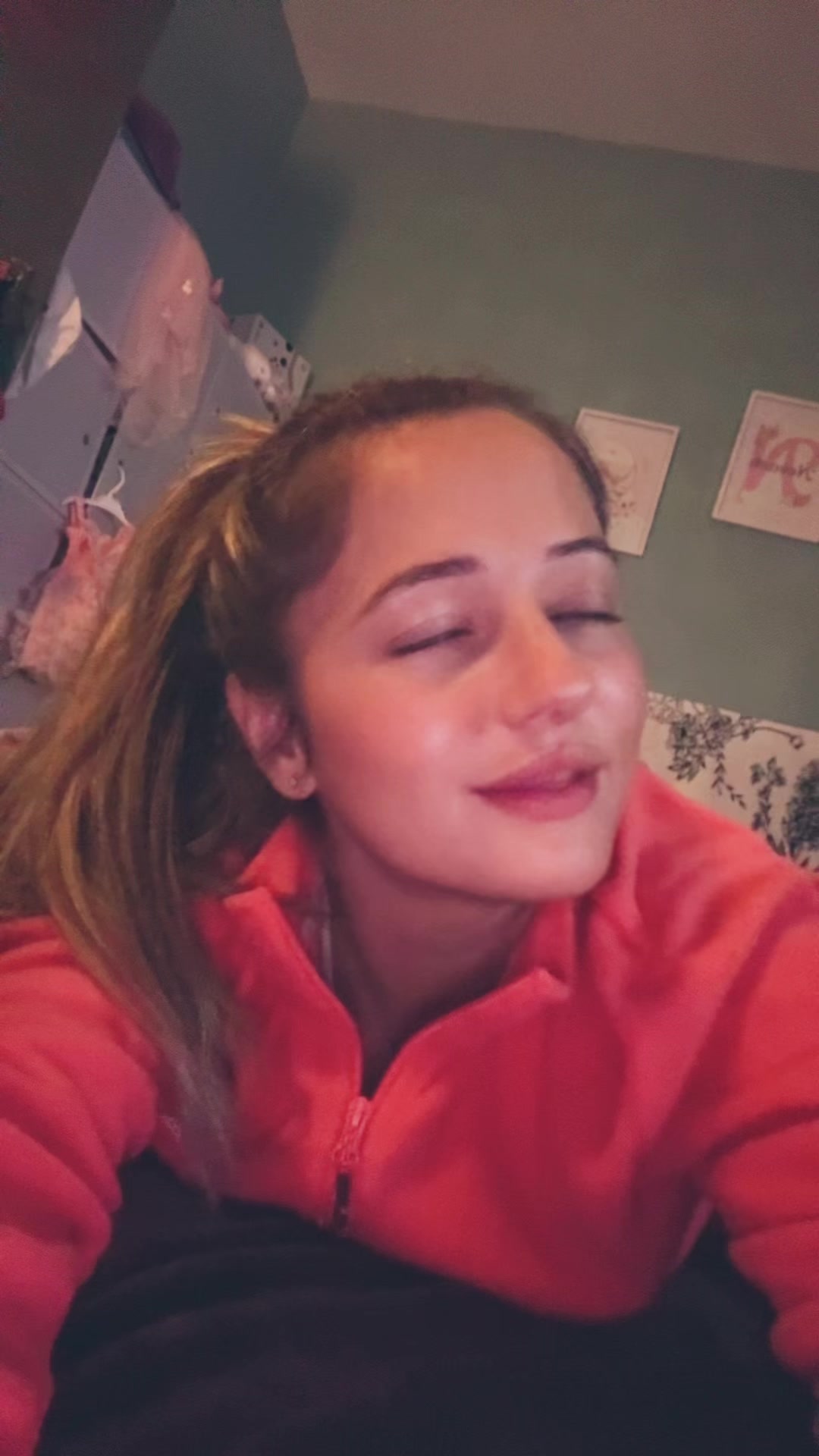 @tayaxox8